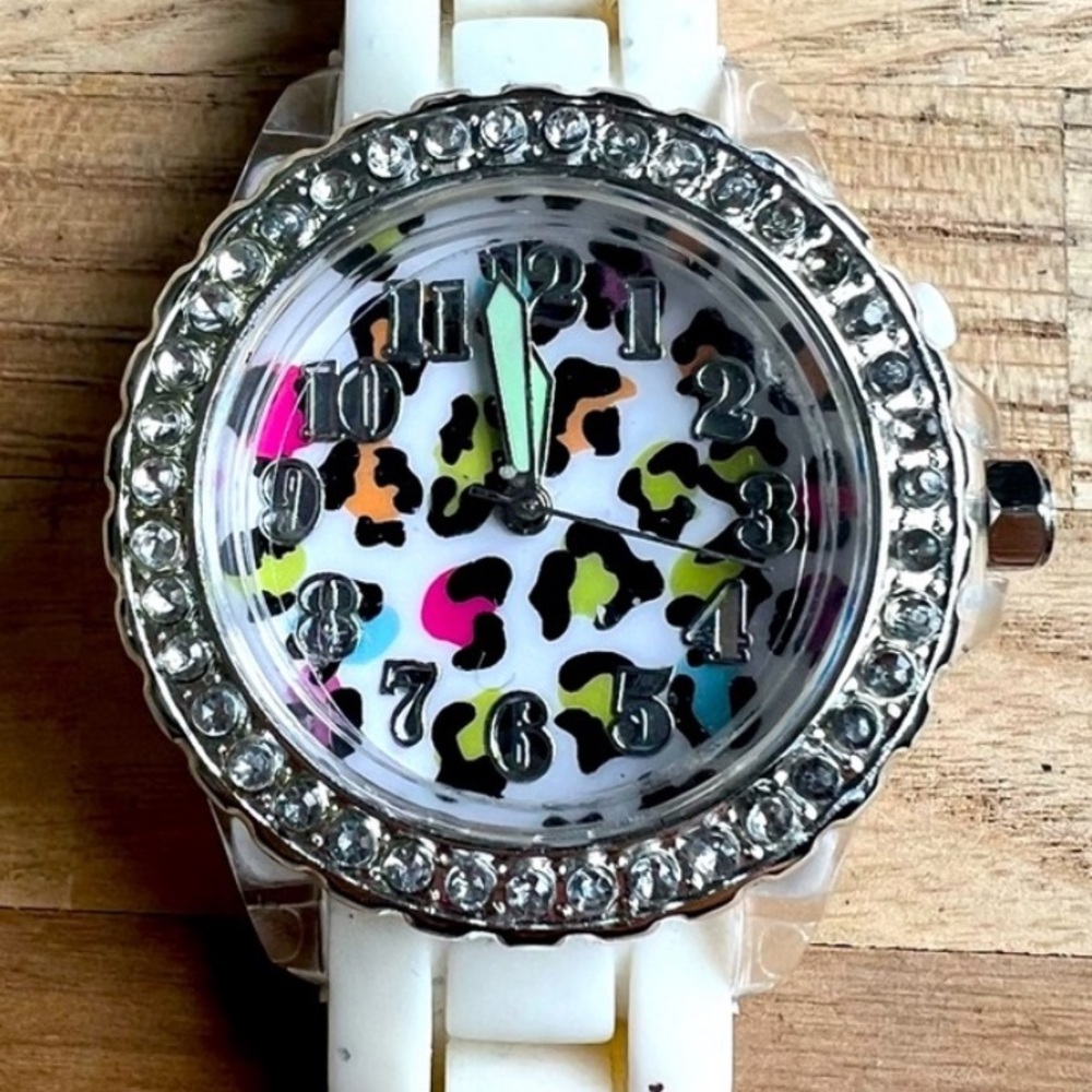 Accutime ladies kids flashing lights animal print fashion watch NEW BATTERY